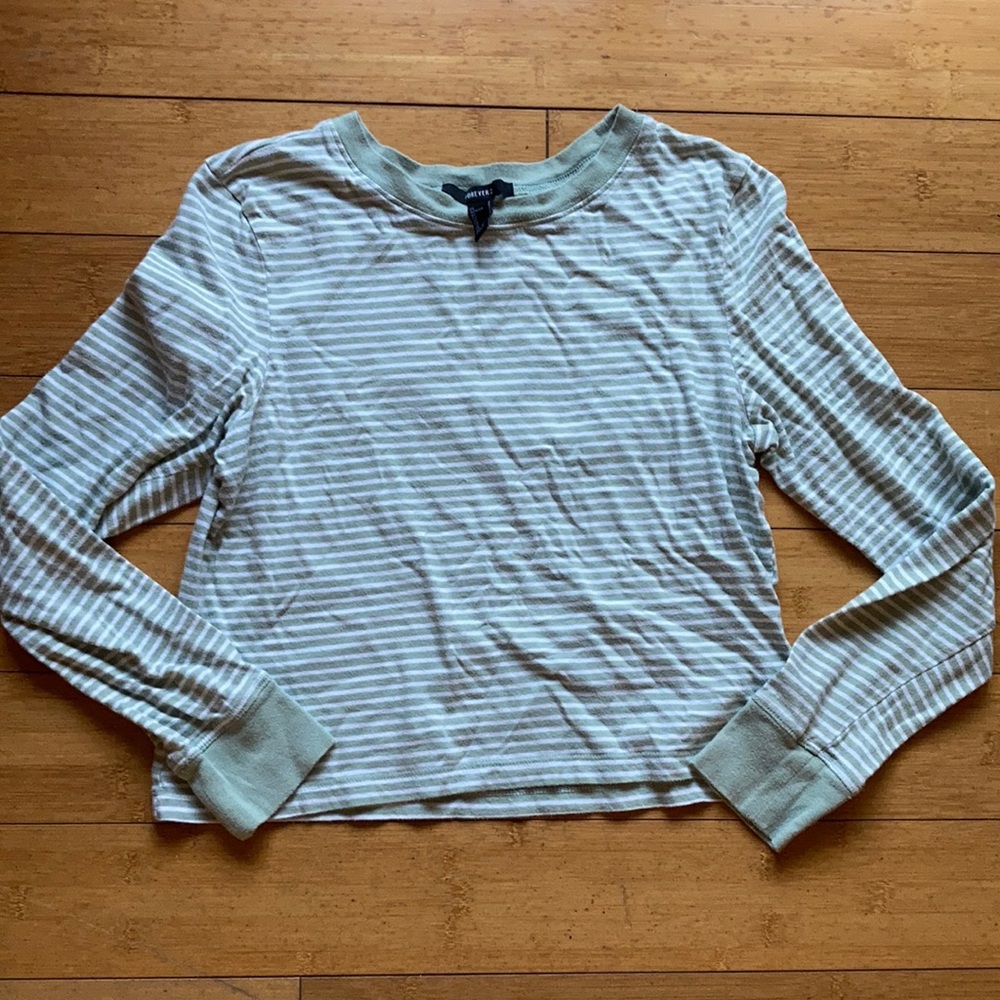 ❤️‍🔥 $5 ❤️‍🔥 or 3 /$12 ❤️‍🔥 Cropped Long Sleeve Shirt - S